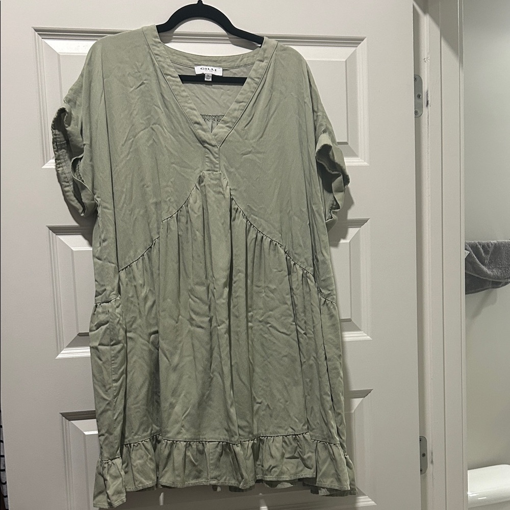 Gilli Sage Green V-Neck Ruffle-Hem Tunic